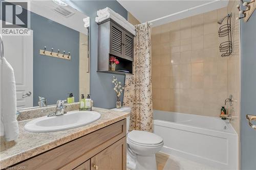 72 Dodman Crescent, Ancaster, ON - Indoor Photo Showing Bathroom