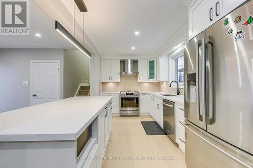 2420 Raymore Drive, Burlington, ON - Indoor Photo Showing Kitchen With Upgraded Kitchen