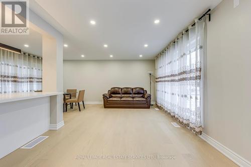 2420 Raymore Drive, Burlington, ON - Indoor Photo Showing Other Room
