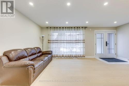 2420 Raymore Drive, Burlington, ON - Indoor
