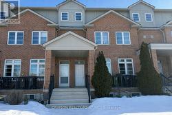 5B HOBDEN PLACE  Toronto, ON M9R 3R6
