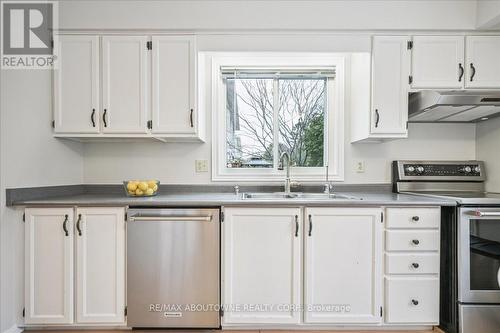 2132 Argon Court, Burlington, ON - Indoor Photo Showing Kitchen With Stainless Steel Kitchen With Double Sink