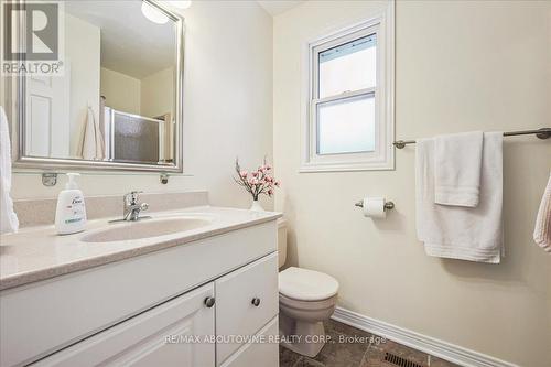 2132 Argon Court, Burlington, ON - Indoor Photo Showing Bathroom