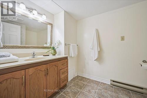 2132 Argon Court, Burlington, ON - Indoor Photo Showing Bathroom