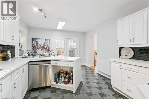 132 Queen Street W, Cambridge, ON - Indoor Photo Showing Kitchen