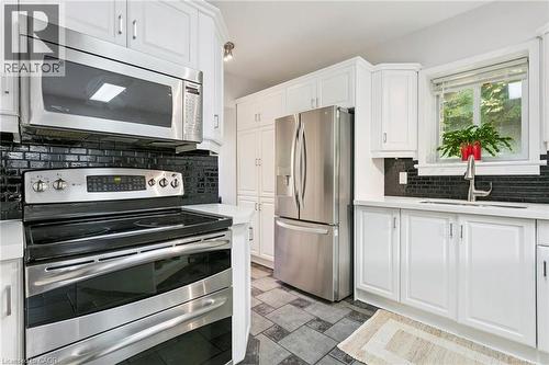 132 Queen Street W, Cambridge, ON - Indoor Photo Showing Kitchen With Upgraded Kitchen