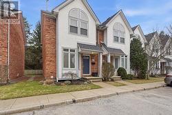 16 - 1415 COMMISSIONERS ROAD W  London South (South B), ON N6K 1E2