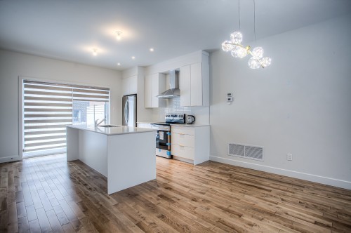 Kitchen - 213 Av. Mason, Pointe-Claire, QC - Indoor Photo Showing Kitchen