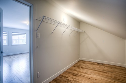 Closet - 213 Av. Mason, Pointe-Claire, QC - Indoor