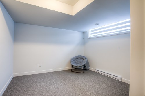 Basement - 213 Av. Mason, Pointe-Claire, QC - Indoor Photo Showing Other Room