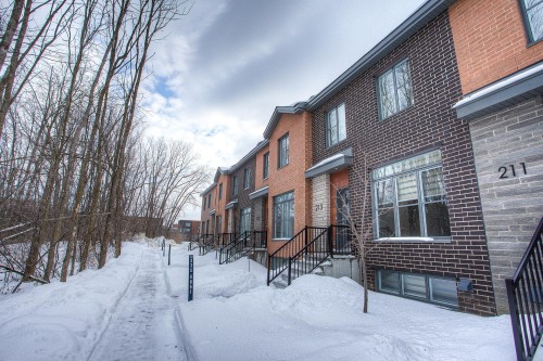 Entry - 213 Av. Mason, Pointe-Claire, QC - Outdoor