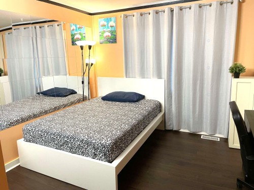 Chambre à coucher - 288 Rue Champlain, Gatineau (Hull), QC - Indoor Photo Showing Bedroom