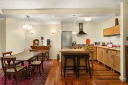 21-435 Av. Grosvenor  Westmount, QC H3Y 2S5