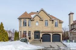 3885 Carré Pauline-Lighstone  Montréal (Saint-Laurent), QC H4R 3K3