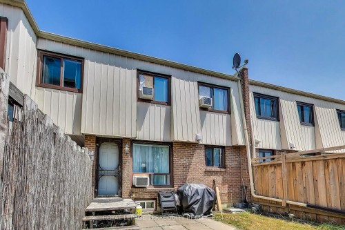 88-1100 Oxford Street, Oshawa, ON - Outdoor