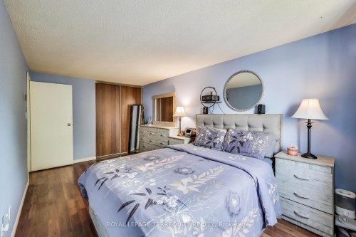 88-1100 Oxford Street, Oshawa, ON - Indoor Photo Showing Bedroom