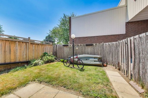 88-1100 Oxford Street, Oshawa, ON - Outdoor