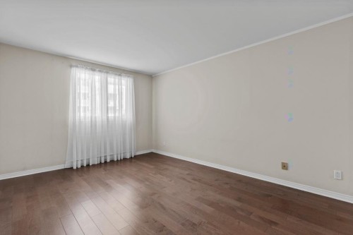 Chambre à coucher principale - 102-1675 Boul. Du Souvenir, Laval (Laval-Des-Rapides), QC - Indoor Photo Showing Other Room