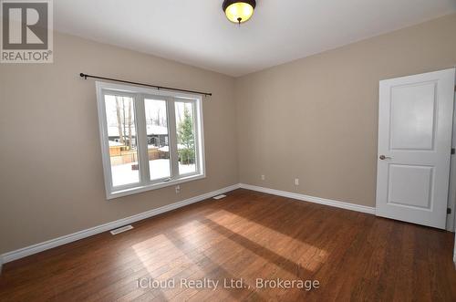 25 Rue Vanier, Tiny, ON - Indoor Photo Showing Other Room