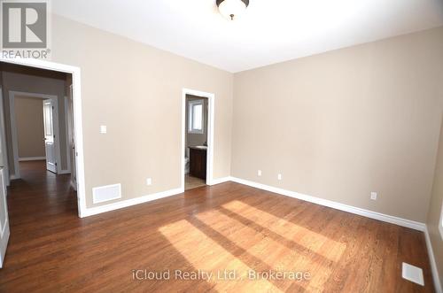 25 Rue Vanier, Tiny, ON - Indoor Photo Showing Other Room
