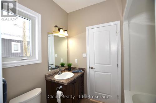 25 Rue Vanier, Tiny, ON - Indoor Photo Showing Bathroom