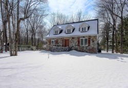 42 Rue des Trembles  Saint-Jean-Sur-Richelieu, QC J2W 1B1