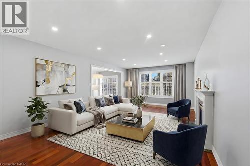 990 Upper Kenilworth Avenue, Hamilton, ON - Indoor Photo Showing Living Room