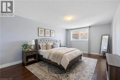 990 Upper Kenilworth Avenue, Hamilton, ON - Indoor Photo Showing Bedroom
