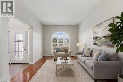 990 Upper Kenilworth Avenue, Hamilton, ON - Indoor Photo Showing Living Room
