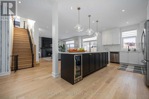 1330 Gull Crossing, Pickering, ON - Indoor Photo Showing Kitchen With Upgraded Kitchen