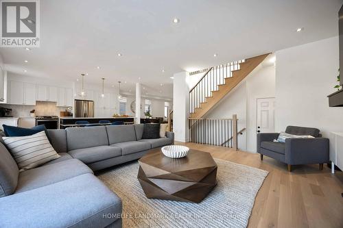 1330 Gull Crossing, Pickering, ON - Indoor Photo Showing Living Room