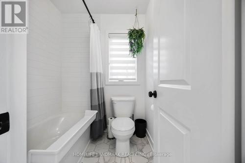 1330 Gull Crossing, Pickering, ON - Indoor Photo Showing Bathroom