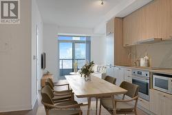 720 - 10 HONEYCRISP CRESCENT  Vaughan, ON L4K 0M7