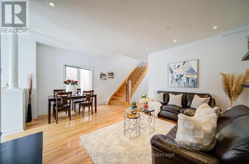 208 TOM TAYLOR CRESCENT  Newmarket, ON L3X 3E8