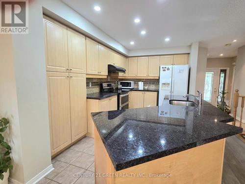 7314 Cork Tree Row, Mississauga, ON - Indoor Photo Showing Kitchen