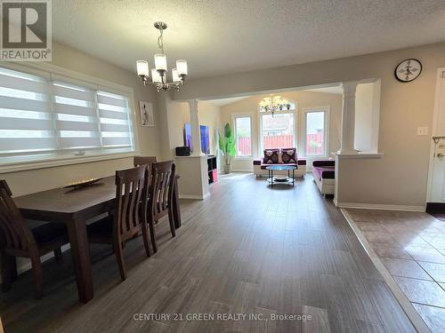 7314 Cork Tree Row, Mississauga, ON - Indoor Photo Showing Dining Room