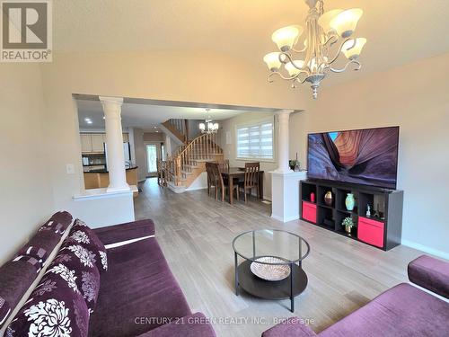 7314 Cork Tree Row, Mississauga, ON - Indoor Photo Showing Living Room