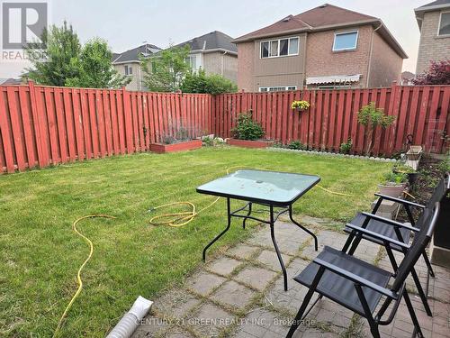 7314 Cork Tree Row, Mississauga, ON - Outdoor