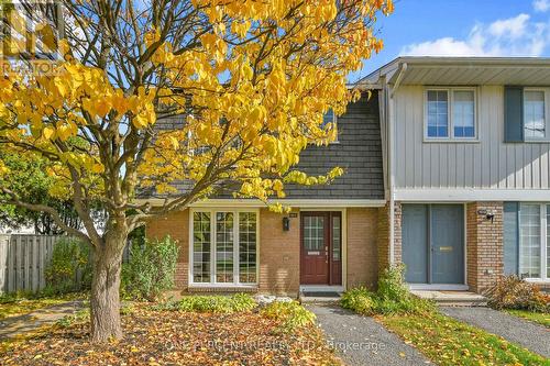 1511 FISHER AVENUE  Ottawa, ON K2C 3M8