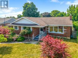 18 BROADMORE AVENUE  St. Catharines (Carlton/Bunting), ON L2M 6A5