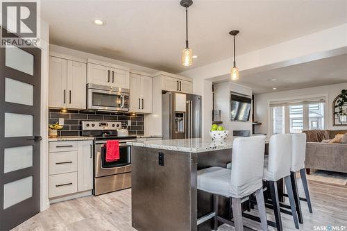 450 Kloppenburg Street, Saskatoon, SK - Indoor Photo Showing Kitchen With Stainless Steel Kitchen With Upgraded Kitchen