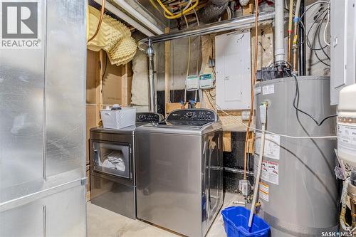 450 Kloppenburg Street, Saskatoon, SK - Indoor Photo Showing Laundry Room