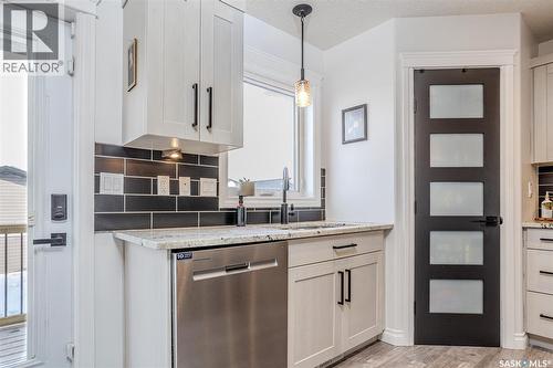 450 Kloppenburg Street, Saskatoon, SK - Indoor Photo Showing Kitchen