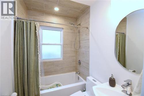 60 Maclennan Avenue, Hamilton, ON - Indoor Photo Showing Bathroom