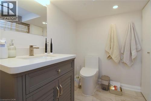 60 Maclennan Avenue, Hamilton, ON - Indoor Photo Showing Bathroom