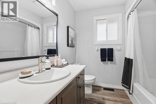 256 Grey Fox Drive, Kitchener, ON - Indoor Photo Showing Bathroom