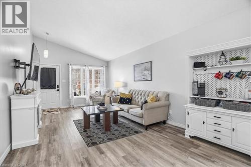 256 Grey Fox Drive, Kitchener, ON - Indoor Photo Showing Living Room