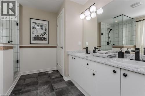 36 Heming Trail, Ancaster, ON - Indoor Photo Showing Bathroom