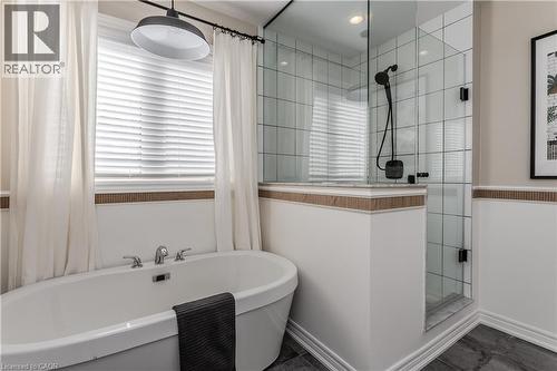 36 Heming Trail, Ancaster, ON - Indoor Photo Showing Bathroom