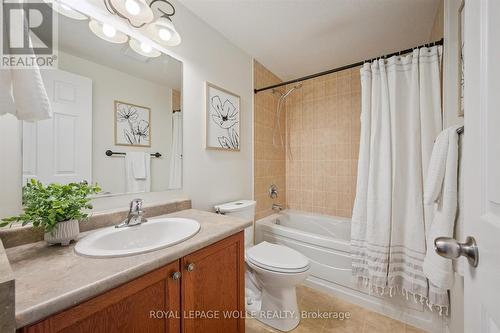 54 Madeleine Street, Kitchener, ON - Indoor Photo Showing Bathroom